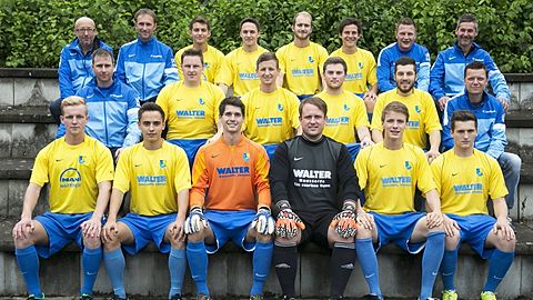 Hintere Reihe v.l.: Torwarttrainer Roland Wiedmann, Trainer Bernd Bräuchler, Cetin Anli, Julian Litzbarski, Benjamin Endres, Michael Koch, Thomas Mathy, Vorstand Jochen Reischmann
Mittlere Reihe v.l.: Mannschaftsbetreuer Heinz Kornjak, Dominic Mayinger, Uli Morent, Sascha Banhardt, Özgür Kaynak, Vorstand Tobias Dorner 
Vordere Reihe v.l.: Philipp Zimmermann, Felix Stitzenberger, Thomas Bainder, Michael Kopf, Florian Krug, Florian Männer
es fehlen: Manuel Wolfgang, Julian Roth, Jürgen Bühler, Pirmin Wiedemann, Marco Schüller, Mustafa Öz, Gregor Waizenegger, Kevin Michael, Florian Mösle, Daniel Höge, Izzet Kaplan, Raphael Bergmeier, Hakan Sahin, Dennis Gebhart