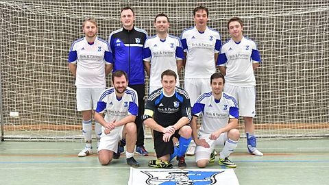Zegner, Bartsch, Birk, Hartmann, Bognar
Kutschera, Weichmann, Pozeb
F: Staudinger