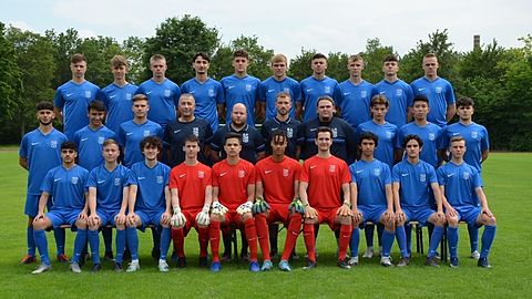 Obere Reihe: Barabash, Leismann, Kronenburg, Tezel, Penner, Reinbold, Pezic, Kollatschny, Küchenmeister, Ptak
Mittlere Reihe: Shamshon, Deliaslan, Avdic, Müller, Pollner, Groß, Holm, Schmitt, Fujinaga, Anadolu
Vordere Reihe: Afretekh, Hake, Weiland, Wagner, Weirauch, van der Velden, Ferger, Kartono, Özcan, Koutny
