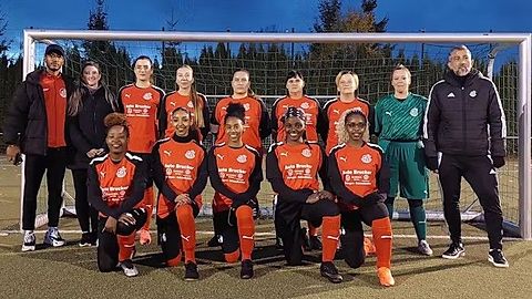 Die Trainer und die neue Frauenmannschaft