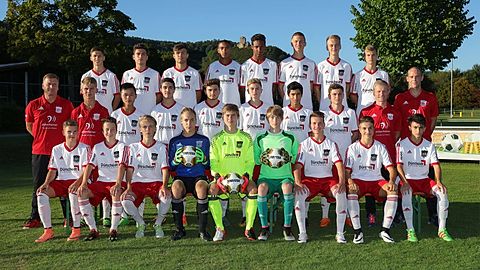 Hintere Reihe vl: Nicolas Otranta, Mursel Salja, Mustafa Muharemovic, Felix Knörle, Catu Hucke, Lukas Peric, Tim Brändle, Leonardo Costanza

Mittlere Reihe vl: Trainer Bernd Piller, Kevin Hebding, Max Le- Hai, Gianluca Polimeno, Thierry Brutschin, Lorenz Zickenheiner, Yigit Özata, Lukas Kessler, Betreuer Christoph Macho, Co- Trainer Sascha Ott

Sitzend vl: David Bürgin, Johannes Binkert, Yannik Behringer, Adrian Sciuto, Dimitry Lvovich, Marius Fuchs, Fabian Macho, Gabriel Bertino, Can Koyuncu

es fehlen: Leonardo Komljenovic, Galdim Selmonaj, Mykola Sheremet, Hannes Wolf