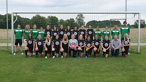 hinten v.l.n.r.: Josef Pöppel (Trainer), Michelle Wieder, Antonia Bayer, Andrea Kobl, Kathrin Rackl, Sandra Eglmeier, Beate Bierschneider, Lena Berschneider, Andrea Fiegl, Christine Steinhauer, Andrea Bierschneider, Lynette Schmidt, Lena Bierschneider, Christopher Burger (Trainer), Jürgen Meyer (Trainer)
vorne v.l.n.r.: Verena Schmid, Vanessa Pöhmerer, Sophia Waffler, Karin Schels, Ruth Diepold, Anna Freihart, Anja Geitner, Marion Semmler, Andrea Semmler, Christine Dinauer, J. Pröpster (Trikot-Sponsor), Maria Schlierf