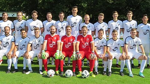 hintere Reihe (v.l.n.r.): Oliver Fleig (Trainer 2. Mannschaft), Jens Hebding, Mirco Nägele, Simon Trotter, Raphael Hurst, Tom Wiederkehr, Martin Sonntag, Kevin Baier, Fabio Kesselring, Steffen Mösch, Nico Mösch, Alberto Salavarria Munoz, Markus Lutterer (Vorstand Sport)

vordere Reihe (v.l.n.r.): Daniel Herzog, Vito Bertoldo, Sebastian Luxem, Stefan Waldinger (Co-Trainer 2. Mannschaft), Jan Schilli, Philipp Jörger, Michael Wacker, Lucca Burg, Julian Berger

es fehlt: Christoph Dittrich, Allasani Djobo, Eric Gietz, Simon Grahlmann, Youssif Oumade Hassane, Richard Lais, Abrazizi Morou, Jens Mösch, Kevin Wacker, Sebastian Weinacker