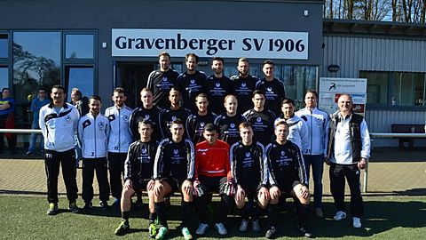 o.r.v.l U.Erdmann, A.Sander, M.Con, V.Fomin, S.Celik
m.r.v.l Trainer H.Caliskan, A. Boulahrouz, D.Kmiecik, C.Lehr, E.Camdal, C.Funken, M.Mehdija, I.Yüzey, O.Temel, S.Aßmus, Trainer S.Celik
u.r.v.l A. Luma, I. Zgela, M.Camdal, D.Dickmann, A.Wallrafen
nicht auf dem Foto. C.Scarfo, F.Adigüzel, K.Bienia, M.Kühmichel, M.Forisch, S.Saravanabavan