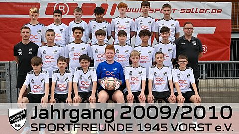 SF Vorst - Jahrgang 2010: Obere Reihe von links: Ben Bremer, Levi Hudoev, Daniel Poklonskij, Adam El Guettabi, Bastian Hellen, Jona Watzlawek, Niklas Heimes, Mittlere Reihe v.l.: Henning Meß (Co-Trainer), Pedro Silva, Tiago dos Santos Pitzner, Lorent Haliti, Elias Janosch, Mustafa Mohamadm Leon Nilgen, Michael Zöllner (Trainer). Untere Reihe v.l.: Vlad Bagu, Kilian Mause, Sandro Lomitashrili, Simon Amanm, Jakob Harrs, Marcel Unger, Bent Huthmann.