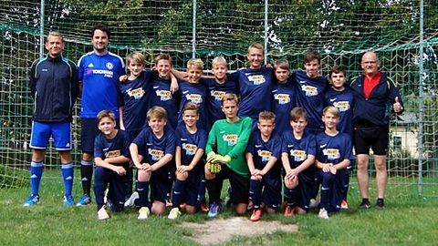 Hintere Reihe v.L.: Martin Pücker (Trainer), Luis Wirth, Claudius Hildebrandt, Jannes Jakob, Maximilian Ehrhardt, Maximilian Hertel, Erik Bräunlich, Marcel Müller, Enes Erdem

Vordere Reihe v.L.: Noah Döller, August Johanns, Jason Wolf, Henrik Eitner (C), Lucas Rabis, Jannik Erbs, Jannik Stöver

Es fehlen.: Magnus Wiedenbeck, Nils Herrmann, Maximilian Seeber, Elias Gougam