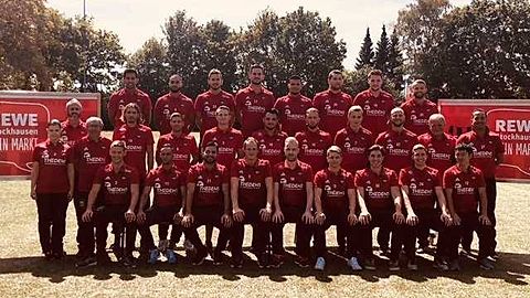 Kader SC 1920 Unterbach - I. Mannschaft - Saison 2018/2019

Hintere Reihe v.l.n.r.: Baghdad El Bourimi, Mohamed Benhaddou, Kai Leeuwis, Daniel Mion, Nuri Gülmez, Eduard Ziegler, Tom Markow, Daniel Keip

Mittlere Reihe v.l.n.r.: Maika Bendert (Physiotherapeutin, Ciro Del Polito (Co-Trainer), Antonio Bano (Betreuer), Jerome Wilbath, Tobias Schössler, Sven Gehrmann, Edon Subasic, David Eberle, Leo Gerhards, Florian Schmier, Günter Dembski (Co-Trainer), Ibo Cöl (Trainer)

Vordere Reihe v.l.n.r.: Martin Mecikiewicz, Rachid Loukil, Imad Omairatte, Marcel Aust, Jürgen Brückner, Tim Florian Schubert, Jan Niklas Roller, Julian Luca Battenstein, Toyohiro Fukuda

Auf dem Bild fehlen: Jochen Kichniawy (Torwart-Trainer), Jannik Behrens, Khalid Channig,Janis Pynappel