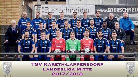 3. Reihe (v.l.): Michael Kirner (Trainer), Frank Sommer (Trainer), Julian Kessner, Stefan Wimberger, Markus Führer, Andreas Martin, Matthias Brunnbauer, Erich Schindler (Betreuer), Willi Petz (Sportlicher Leiter)
2. Reihe (v.l.): Anton Brunnbauer (Abteilungsleiter), Marco Fehr, Fabian Kammermeier, Christian Ludwig, Daniel Massinger, Siegfried Ludwig, Moubarak Akanga, Josef Schmidmeister (Betreuer)
1. Reihe (v.l.): Severin Ebner, Tobias Witzmann, Sebastian Peter, Stefan Glötzl, Thomas Rachner, Maxi Röhrl, Michael Erras

Foto: Stefan Glötzl