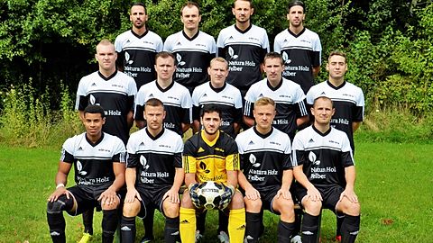 hi.v.li.: Ali JAMMAL, Artur TEWS, Sergej BOKA (Trainer), Mohamad „Hammudi“ JAMMAL
mi.v.li.: Johann BAST, Herbert KLAUS, Denny SCHMID, Viktor KUTSCHERGIN, Yener KOPTUKLU,
vo.v.li.: Semedo Alexis DELGADO, Rafael PELAKA, Jaafer JAMMAL, Johannes BOCK, Andreas KLEIBER