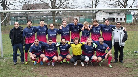 stehend v. links nach rechts: Trainer Miro Kvesa, Abdemalek Baddour, Hakan Demir, Waldemar Putz, Jan Köhne, Fabian Pruns, Jonathan Brinkmann, Johannes Rüdiger, Ali Mohamadi, Betreuer Gamil Saef
 
davor kniend: Orcun Sert, Arslan Erdogan, Türker Akin, Sebastian Hofmann, Felix Watermann, Johannes Regenhardt
 
Es fehlen: Daniel Geschwindner, Sascha Höffel, Christoph Besse, Max Siedlewski, Cengiz Girgin, Dominik Adamski, Martin Gerbert
