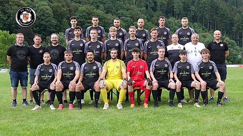 hinten von links:
Adrian Polzer, Joona Straßer, Robin Fernandez, Torben Flachs, Yannick Heinzmann, Marc Mölle

mitte von links:
Markus Allekotte (3.Vors.), Michael Flachs (2.Vors.), Lars Plenge (1.Vors.), Cengiz Emrullah, Matthias Raphael, Sandro Martin, Oliver Martin, Lukas Reinhard (Co-Trainer), Thomas Gruneberg (SpA), Frank Flachs (SpA), Sören Schreyer (Kassenwart)

vorne von links:
Florian Schneeberger, Jakob Heinzmann, Mehmet Kilic, Dustin Vollmer, Noah Heinzmann, Julian Willinger, Elias Heinzmann, Aaron Heckmann
 
es fehlen:
Hermann Guckenhan (Trainer), Cengiz Hancer, Leander Gruneberg, Nico Neuer, Phil Hornek, Julian Duczek, Hosain Mohamadi, Muradi Khan Mohamad, Hosseini Mortezza, Alexander Martin (SpA), Tristan Flachs (SpA)