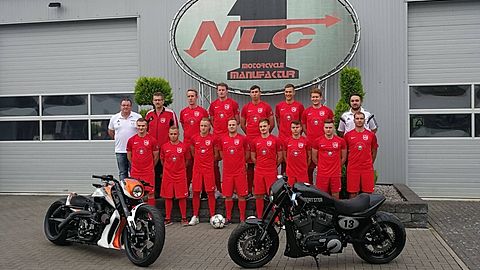 Hinten von links: Trainer Heiko Höra, Vorstand Peter Lawin, Jan Kopp, Steven Wittmann, Dominik Schmitt, Stefan Leer, Christoph Preissler, Trainer Jonas Höffner
Vorne von links: Luca Weiß, Jonas Bader, Felix Treier, Sven Küblböck, Nicolas Sammut Alessi, Marcel Ciurletti, Jens Krämer, Marco Nickl