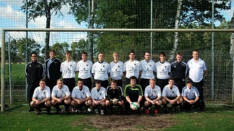 stehend von links: Trainer Kevin von der Heide, Matthias Strothmann, Lukas Warskulat, Marcel Meyer, Matthias Pubans, Sven Sieksmeyer, Andreas Lehwark, Lars Müller, Nils Warskulat, Bastian Maraun, Marcel Thust
hockend von links: Markus Klöppel, Sebastian Weiland, Muhammet Zeksylaj, Christoph Bettenbrock, Martin Strothmann, Rico Harting, Sascha Görtemöller, Christian Degin, Christian Clements