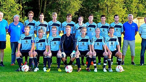 Hinten von links: TW-Trainer Willi Stelzl, Betreuer Heinrich Geiger, Simon Lorenz, Sebastian Mühlbauer, Sebastian Kisch, Korbinian Retzer, Manuel Geiger, Christian Antoni, Florian Mehle, Benedikt Stelzl, Trainer Stefan Heigl, Trainer Hubert Heigl; Vorne von links: Michael Heigl(C), Nico Dünzl, Lukas Heigl, Christopher Gürster, Fabian Hornburger, Kevin Schneider, Alexander Sträußl 
Es fehlen: Betreuer Erwin Vogl, Oliver Englisch, Stefan Sennebogen, Benedikt Böhm, Simon Gmeinwieser