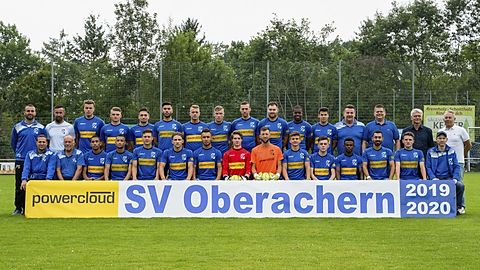 Hinten v.l.: Trainer Srecko Pleic, Torwart-Trainer Andreas Ruf, Jens Wartmann, Marco Meier, Luca Alesi, Cemil Aslan, Kevin Weber, Marvin Ludwig, Co-Spielertrainer Domagoj Petric, Uwe Grenner, Junkung Minteh, Andre Lamm, Betreuer Alex Prelog, Sportvorstand Mark Bosselmann, Vorstand Ralf Lorenz, Team-Manager Pino Alesi

Vorne v.l.: Betreuer Jeremias Kern, Physio Jürgen Kern, Mohammed Ambri, Gabriel Springmann, Noah Zwick, Nikola Kandic, Luka-Sebastian Schwartz, Vincent Früh, Joachim Schnurr, Constantin Koch, Enrico Schabert, Rais Awell, Ali Gülel, Bastian Barnick, Spielleiter Rene Linderer