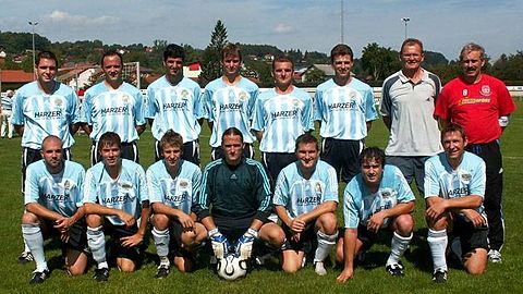 Erste Mannschaft des Tus 1860 Pfarrkirchen am Ende der Saison 2007/2008