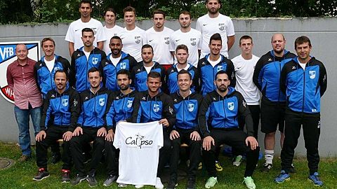 Obere Reihe von links: Ismael Yeni, Thorsten Bittl, Johannes Renz, Shiqiprim Kertoku, Labinot Limani, Vassilios Dimitriadis. Mittlere Reihe von links: Abteilungsleiter Aktiv Christoph Weber, Trainer Hansjörg Rotzinger, Arbnor Smakaj, Sarusan Selvanayagam, Patrick Spörri, Vincent Baumgartner, Kristian Parashidis, Dominik Fischer, Torwart Nico Keller, Co-Trainer Peter Nyffenegger. Vorne von links: Alush Peci, Nexhdet Gusturanaj, Sedat Duran, Vesel Alidemaj, Torwart Daniel Tabakka, Stelios Dimitriadis. Es fehlen: Jean Lukaczewski, Kamuran Duran, Shqiprin Kertoku, Michael Weinert.