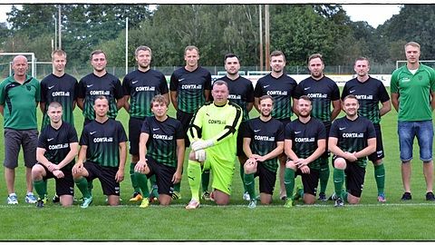 h.R.v.l.: Michael Braun (Trainer), Hendrik Funke, Benjamin Golz, Christian Badack, Sebastian Knüpfer, Felix Badack, Gido Musäus,
Florian Günther, Andre Faustman, Ricardo Klaus (Torwarttrainer)
v.R.v.l.: Mario Rasche, Rico Kunkel, Felix Korn, Felix Wolf, Sebastian Golz, Steffen Klisch, Marcel Seifert