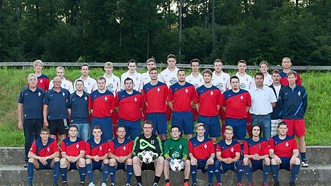 hintere Reihe: Liebig, Reinmuth, Kellner K., Schilling, Farkas, Kunzmann T., Kandora, Schubert, Kunz, Saral, Heier B., Elsässer
mittlere Reihe: Kellner R. (Abt.Ltr.), Leibfried E. (SpA), Wirth (SpA), Zimmermann, Trautmann S. (SpA), Leiner, Kappel, Knapp, Dollinger, Knörzer K. (Vorstand), Mager R. (Trainer 2.), Vogt (Trainer)
vordere Reihe: Knörzer M., Zamzau, Jilka, Finzer, Mager S., Martin, Heier G., Heier A., Sigmund N., Konnert