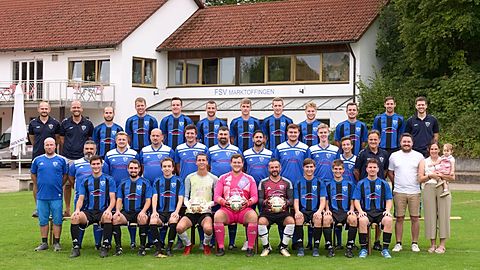 FSV Marktoffingen 1. und 2. Mannschaft inkl. Trikotsponsor Patrick Schüler und Familie