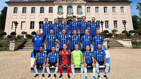 1. Reihe (v. li): Janos Vincze, Michel Füger, Ole Schildt, Anton Schieske, Ronny Schott, Martin Emmert
2. Reihe (v. li): Robert Wagner (Trainer), Maik Rösnick (spielender Co-Trainer), Tobias Lange, Toni Felsch, Rico Ramm, Denny Krüger
3. Reihe (v. li): David Neufert, Leon Parton, Sebastian Schmidt, Maximilian Teichert, David Goldammer, Sören Flämig