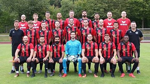 Trainer: Pascale Spies und Kosta Rountas

Spieler oberste Reihe: Max Zahn, Thomas Morkel, Niko Bökert, Mauro Senica, Marcel Altmann, Bruno da Silva, Fulvio Vicente, Nderim Qorolli, Leonardo de Sousa

Spieler in der Mitte: Oliver Halpaus, Paul Weinbender, Patrick Diesner, Philipp Eubel, Marc Trunk, Joshua Palmersheim, Yasser Marawi

Spieler unterste Reihe: Fabian Schultes, Sven Claus, Kamiran Keder, Marc Eubel, Philip Wiens, Kevin Köller, Dutroith Santos