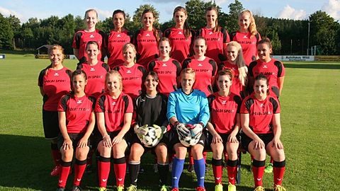 1.R.v.l Lena Gronmeyer, Verena Bareiß, Kathrin Weggerle, Kerstin Halder, Giulia Klein, Romina Blaser,
2.R.v.l. Neslihan Sinopluoglu, Nadine Dittenberger, Stefanie Zoller, Corinna Halder, Justine Nowak, Lorena Sättele, Veronika Sättele,
3.R.v.l. Elvira Dukart, Aysegül Sinopluoglu, Sarah Härle, Anja Härle, Christina Heiß, Lisa Zwicknagl
es fehlen: Cansu Demirbas, Selina Degenkolb, Laura Grünacher, Marissa Patent, Lena Schüle, Sarah Genal, Rebecca Kessler, Larisa Spägele, Carina Steinle,