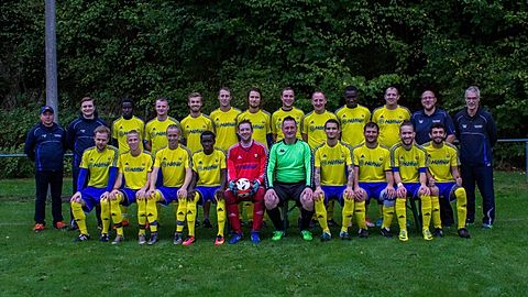 hintere Reihe von links:   Frank Feierke (Mannschaftsbetreuer), Andreas Klose, Ousman Badjie, Sören Heß, Jakob Tepler, Stefan Fischer, Florian Heß, Ronny Reif, Stefan Hanf, Pamodou Sanyang, Manuel Thorwirth, Uwe Kummer, Burkhard Winkler (Trainer)   
vordere Reihe: Christian Zetzmann (Kapitän), Nils Hellmuthhäuser, Jonas Pehlke, Modou Dampha, Adrian Maciejczyk, Thomas Triebel, Thomas Jüptner, Marcus Hanf, Jonas Thomasen, Sipan Osman
es fehlen: Roberto Sauer, Florian Papp