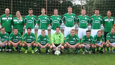 Hinten v.l.n.r.: Trainer Dirk Juch, Physiotherapeutin Sarah Hollands, Querim Nuradini, Matthias Nienhaus-Lensing, Björn Kräber, Thomas Schmeink, Dennis Möllenbeck, Rene Uebbing, Co-Trainer Frank Scharf
vorne v.l.n.r.: Tobias Romahn, Murat Semmo, Güven Bogazliyan, Christoph Goebels, Kai Eiting, Christoph Kostros, Abdullah Seyrek, Florian Steigerwald, Oliver Goerke;
es fehlen: Rene Haltermann, Klaus van Husen, Admir Bosnijak, Bernd Demming, Julian Grübel, Thomas Hambel, Maik Nieuwenhuis und TW-Trainer Christoph Möhlenkamp