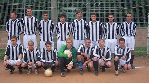 h.v.l: C. Schröter, P. Kunert, St. Reich, W. Dietrich, J. Grunert, R. Panzner, K. Wolff und A. Faznav Taher Gurabi
v.v.l.: P. Gellner, Chr. Kämpfe, O. Metzger, P. Linstedt, J. Wilke, H. Träger und H. Dietrich
es fehlen: N.-W. Minks, Ph. Nagel, N. Dunker, R. Minks, H. Rudolph, A. Grunert