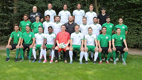 untere Reihe: Patrick Knorn, Robin Bannert, Jan Wind, Fode Soure, Darren Rice, Marius Schotten, Dominik Lehmann, Marco Schumacher, Daniel Wozniak
mittlere Reihe: Sven Jansen, David Wozniak, Gastspieler, Sven Heimhalt, Trainer Marcel Herzog, Marco Bausch, Nuri Yagicibulut, Tobias Lieck, Lukas Clever  
obere Reihe: Betreuer Frank Reimer, Pascal Wilms, Philipp Wilms, Bastian Risters, Marcel Merten, Obmann Christian Schmitz
Fehlt: Marcel Lennartz, Kaan Karabulut