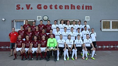 Hinten v.l.:
Kai Hauenstein, Daniel Schwenninger, Sebastian Gerber, Jonas Dufner, Florian Romeike, Alexander Bühler, Maximilian Früh, Maximilian Schmidt, Mathias Vogel, Marvin Schinkewitz
Mitte v.l.:
Betreuer Mathias Maurer, Jannick Bilger, Gabriel Hank, Christian Schätzle, Steven Nagel, Sven Ambs, Kai Scheffelt, Mathias Hotz, Simon Nentwich, Tim Tritsch, Co-Trainer Tarik Khelili, Trainer Michael Hornecker
Vorne v.l.:
Florian Lauterer, Hannes Kieber, Pius König, Alexander Rees, Thomas Schnell, Moritz Wohleb, Jano Rothacker, Maximiliam Mutter, Thomas Zwick