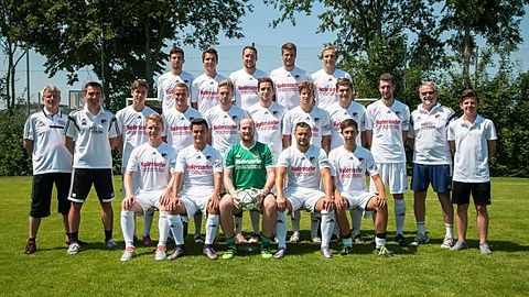 Hinten v.l.: Hirschmüller Patrick, Stauner Yannick, Sowade Benjamin, Zettel Sebastian, Lackermeier Sebastian, 
Mitte v.l.: Holzner Uwe (Betreuer), Heckner Michael (Cheftrainer), Kulzer Kevin, Bauer Maximilian, Antony Maximilian, Sigl Thomas, Schöttl Michael, Graf Andreas, Roider Michael, Dr. Wegmann Klaus (Fitnesstrainer), Holzner Niklas (Betreuer)
Untern v.l.: Waniewski Thomas, Fredlmeier Rene, Hangelberger Michael, Konietzny Christoph, Oßner Thomas