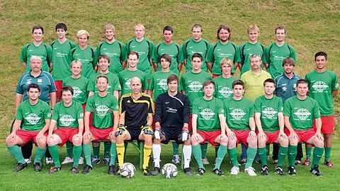 Hinten v.l.: Neureuther, Hartmann, Schäfer, Kritter, Auber, Finn, Hofmann, Brauch S., Blum, Kreis
Mitte v.l.: 	Brauch E. (1. Vors.), Rittscher, Schäfer, Kaiser, Brandner, Jakob, Irmer, Spitzer (SpA-Vors.), Kalbantner (Co-Trainer), Sylejmani (Trainer)
Vorne v.l.: Heid, Friedrich, Münch, Weiser, Dammert, Zimmermann, Ide, Westenhöfer, Humburger	
Foto: Herrmann