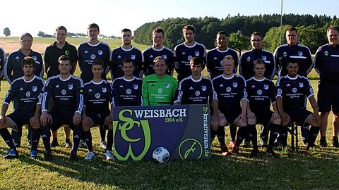 SC Weisbach
vorne v.l.: Daniel Schmitt, Julian Friedrich, Kevin Schwing, Christian Steck (SpA), Daniel Haas (Jugendleiter), Michael Schmitt, Patrick Grimm, Daniel Sigmund, Cedric Grimm
hinten v.l.: Bernd Ebert (3. Vorsitzender), Harald Schmitt (1. Vorsitzender), Dennis Frisch (Schiedsrichter), Sebastian Galm (Trainer), Dustin Grimm, Patrick Stötzer, Steffen Frisch, Hussein Hamrita (Co-Trainer), Emanuele Zerbo (SpA-Vors.), Thorsten Wendler (SpA), Jochen Ebert (SpA) Foto: Kathrin Konrath