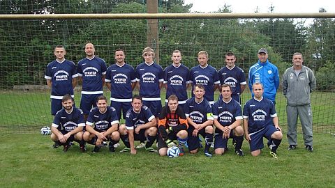 von hinten links:
D. Scholz, T. Eckert, M. Hörnig, A. Hille, P. Schmädt, C. Hansel, M. Lampe, J. Stockmar (Trainer), D. Giese (Co-Trainer)
von vorne links:
S. Kühne, T. Venediger, L. Sekora, A. Richter, M. Hartling (Vizekapitän), K. Kolbe, P. Schütze

Es fehlen:
F. Hoese, C. Hille, S. Riedel (Kapitän), K. Klanert, M. Hilgenhof