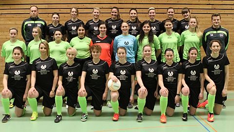 Hinten v.l. Manuel Holder (Co-Trainer), Terresa Keitel, Stefanie Veit, Pascale Grammer, Lea Schottenloher (Kapitän), Anna Galic, Vanessa Rohde, Janet Marojevic, Birge Heiss
Mitte v.l. Ann-Kathrin Fesseler, Isabel de Marco, Senaj Metouska, Zeynep Filimci, Carina Maichle, Steffi Schwabe, Giulia Grado, Alkne Dalke, Charlotte Schleinzer, Sebastian Hausch (Abteilungsleiter)
Vorne v.l. Riccarda Rödler, Leonie Mühleisen, Lena Hönes, Carina Scheufen, Anika Büttel, Melina Schenk, Nora Gönninher, Rebecca Rinas, Kim Pielok

Es fehlen:
Guido Zawichowski (Trainer)
Kerstin Kavvadias, Jessica Hummel, Patricia Gödri, Lia Stockhausen, Liridona Idrizi, Stefanie Heinzmann