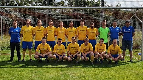 obere Reihe von links nach rechts: Karsten Müller (Trainer), Yannik Hartenfels, Max Hackl, Leon Wagner, Jonas Geyersbach, Leon Basting, Jonathan Wüst, Richard Kreutzer, Jonas Strack, Christian Hartenfels, Kevin Lang (Betreuer)
untere Reihe von links nach rechts: Marcel Frank, Niklas Hehle, Andreas Peiter, Michael Kunz, Julian Kindt, Julian Blum

Es fehlen: Daniel Gutal, Jan Bauer, Achim Goebel, Niklas Zimmermann