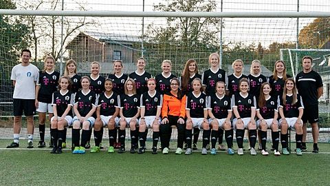 Hintere Reihe v.l.: Arend Teitscheid, Skrollan Job, Darja Schaefer, Christina Brauksiepe, Sabine Thiele, Leonie Koberg, Kimberly Nobis, Sara Gabriel, Caroline Sladny, Sophie Werwer, Laura Nolte, Linda Linnemann, Jörg Schwarz
Vordere Reihe v.l.: Maren Bock, Katrin Ossadnik , Bhageshree Modha, Lara Lutter, Madeleine Wehmeier, - ,Paulina Schwarz, Michelle Lenz, Ramona Hinz, Samantha Behrendt, Ramona Wagner 
Es fehlen: Cora Schwetz, Mayra Arguelles-Sauret