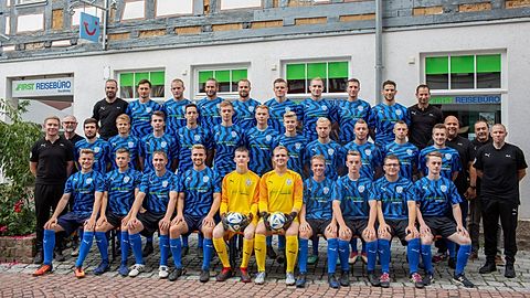 Oben: Christoph Jung (JSV Lehnheim), Harri Enns, Justin Mernberger, Sylvio Barth, Michael Horn, Niklas Genth, Fabian Kappes, Sebastian Leckel, Patrick Schmider, Dirk Lindemann (SV Stangenrod)
Mitte: Philipp Heinemann (Coach FSG I), Gerhard Großhaus (TSV Grünberg), Bodo Wilhelm, Philipp Peters, Paul Kreuder, Karsten Imhof, Jannes Hohl, Tim Röper, Tobias Gerneth, Sebastian Scholler, Thomas Heimann, Niklas Zeuner, Dominik Göttsche, Stephan Hahn (Coach U23), Walter Klimek (TSV Grünberg), Mike Adams (Co-FSGI/Coach U23)
Vorne: Chris Koziol, Maximilian Schneider, Sascha Stephan, Gideon Glaser, Michael Peters, Daniel Horn, Nils Schmuck, Leon Noll, Jonas Schönhals, Lukas Semmler