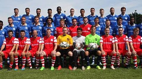 Hintere Reihe v.l.: David Sandmann, Manuel Sandmann, Michael Müller, Patrice Wassmer, Okacha Kerim Kassim, Nico Eckerlin, Ahmed Hekal, Michael Dilger, Julian Brender, Marc Sandmann, Robin Rees

Mittlere Reihe v.l.: Lars Hämmerle (Torwarttrainer), Raffaele Maggiore (Trainer 1. Mannschaft), Oliver Albrecht (Co-Trainer 1. Mannschaft), Amadou Bah, Tim Peschina, Tobias Specht, Patrick Hochleitner, Volkan Sahin, Christoph Lorenz, David Gremmelsbacher, Paul Franz, Marius Bota, Helmut Klein, Mike Bellert, Donald Agbodenou, Rico Kürner, Beate Sandmann (Mannschaftsbetreuerin 2. Mannschaft), Kenan Okay (Mannschaftsbetreuer 1. Mannschaft), Michael Rönnicke (Trainer 2. Mannschaft)

Vorder Reihe v.l.: Lukas Lorenz, Markus Flamm, Lukas Kirchenkamp, Eric Danic, Janik Zähringer, Wesam Khashfeh, Daniel Lorenz, Dirk Bank, Dennis Seelinger, Matthäus Gutmann

Es fehlen: Maurizio Maggiore, Kerem Okay, Maximilan Brender, Enzo Cabili, Dennis Kremp, Christian Ratzke