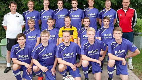 Hintere Reihe: Werner Kruse (Torwart-Trainer), Marc-Andre Többen, Steffen Meyer, Jan Kleine-Kalmer, Markus Haßpecker, Christoph Falke, Mario Stiegemeyer, Wolfgang Stahmeier (Trainer)

Mittlere Reihe: Simon Niederwestberg, Patrick Wessler, Lukas Hehemann, Sören Steiner, Michael Sutmöller

Vordere Reihe: Simon Witte, Torsten Breeck, Dennis Bolwin, Mario Hollmann, Philipp Volkmer

Es Fehlen: Sven Thöle, Phill Specht, Nils Grothaus, Lennart Sutmöller, Matthias Neureiter, Jan Pabst, Hermann Gröne (Betreuer)