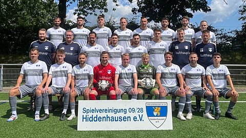 hintere Reihe v. links: Gianni Zümre, Tim Nolting, Radu Scoarta, Matthias Schmolka, Dominic Buchholz, Batuhan Kaymak, Marc Andre Salle, Daniel Sitter.

mittlere Reihe v. links: Physiotherapeut Fabian Rahrbach, Betreuer Karl-Heinz Kufeld, Luis-Giacomo Lignante, Sinan Boga, Nico Becker, Luca Steffen, Co-Trainer Christian Darmöller, Trainer Christian Scheidies.

vordere Reihe v. links: Marcel Rinnelt, Luca Albrecht, Gian-Luca Lignante, Michael Quade, Marcel Heldt, Tim Viergutz, Felix Pühse, Mahir Karak, Emre Karak.