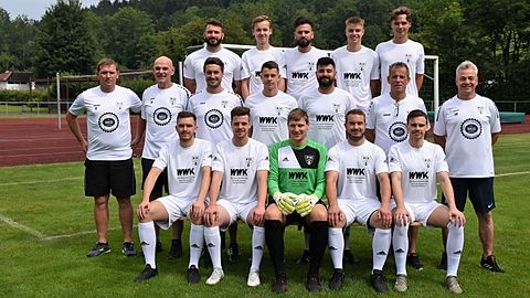 Hinten stehend von links: Evangelos Tsakiridis, Alexander Collin, Ahat Murat, Simeon Schütt, Yannick Rössle
Mitte von links: Spielleiter Daniel Frank, Betreuer Rainer Gössl, Spielertrainer Timo Schmid, Max Neubauer, Georgios Michailidis, Co-Trainer Frank Wehrsig, Torwart-Trainer Michael Röhm 
Vorne sitzend von links: Fabian Hirschmann, David Heeb, Philipp Wieland, Alexander Schwed, Marco Geuder.
Es fehlen: Sergen Uzun, Antonio Randisi, Benjamin Döz, Benjamin Bischoff.