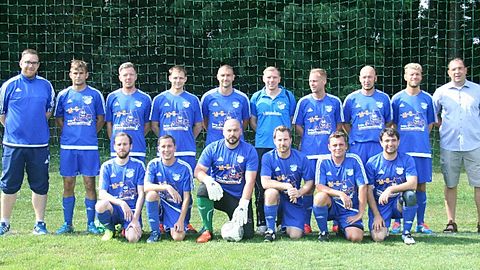 von oben li. Philipp Kraft (Trainer), Enrico Brasching, Benjamin Kosa, Thomas Reifenstein, Christian Gläßer, Christian Grampe,...,  Rene Firlus, Marian Pochanke, Michael Grundemann (Sponsor)
von unten li...., Michael Gärtner, Matthias Donath, Alexander Kuss, Ronny Hagen, Enrico Feldmann