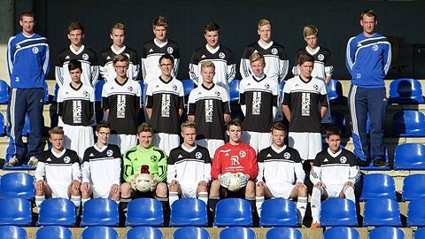 Obere Reihe von links nach rechts : 
Trainer Denis Hauswald, Kapitän Julian Platte, Pablo Jülch, Jan klug, Robin Geib, Kai Breuer, Matthi Bogie, Trainer Mark Rüttgers 
Mittlere Reihe von links nach rechts:
Lucas Tavares, Alexandre Binz, Philipp Schramm, Finn Kutzscher, Hendrik Worms, Mats Linzenich 
Untere Reihe von links nach rechts:
Luis Wagner, Marius Klassen, Johannes Korth, Leon Rotkopf, Christoph Becker, Robin gartz, Gürkan Sisman 
Es fehlen: Georgios Doios, Finn Linzenich, Christoph Leier
