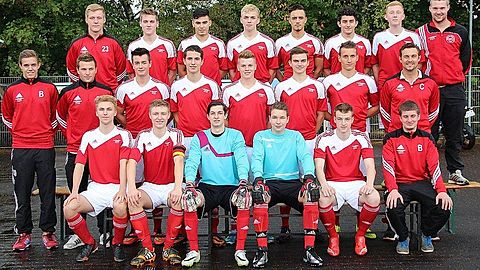 Hinten von links: Marc Barthel, Max Schmandt, Deniz Akpinar, Peter Haupts, Berkan Kesimoglu, Alex Serit, Dennis Faßbender, Marvin Pütz
Mitte von links: Sören Krämer (Betreuer), Trainer Simon Arndt, Lucas Breidenbach, Lucas Sturmberg, Lukas Nitzschmann, Lukas Porzberg, Dennis Rettig, Trainer Linus Werner
Vorne von links: Lucien Stenke, Marco Siebert, Basti Mühlenhaus, Philipp Lüderitz, Felix Bosbach, Betreuer Nico Reddemann
Nicht auf dem Bild: Tom Hagen, Lars Hauptmann, Betreuer Leo Schmidt
