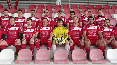 SV Eintracht Nordhorn II Ruckserie 2013/14
Oben v.l.n.r.: Dominic Ritter, Karim Mohammadi, Adib Hammo, Toni Matos da Silva, Marcell Riewe,  Hilal Souleyman Hammo, Sascha Meyering, Trainer Dennis Klimek. 
Unten v.l.n.r.: Betreuer Justin Beckmann, Jens Krüger,  Tobias Limke, Andreas Lindemann, Ronald Wenzel, David Tonn, Flyrim Shala, Aschab Hammo, Betreuer Gerold Overdiek.