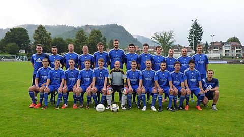 Hintere Reihe v. links: Alexander Koch(Trainer), Alexander Ganz, Michael Ierasts, Tobias Martin, Felix Bäuerle, Stefan Gräber, Marcel Hug, Thomas Herbstritt, Thomas Deck, Nico Öschger, Michael Sorkalla, Hannes Schaar, Ivan Popovidis, Stefan Disch, Noah Schröder, Raphael Stratz, Niklas Haberstroh, Sebastian Gutsch, Felix Öschger, Niclas Mößner, Julian Duffner, Sebatian Bäuerle, Eugenio Frassica, Daniel Sipos (Trainer)