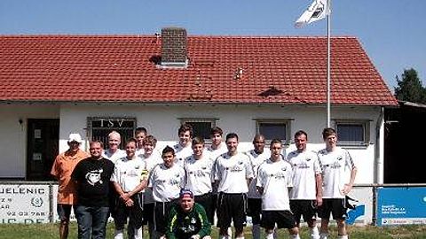 hinten v.l.n.r. : Co-Trainer Gerd Baumann,Sven Matzner,Elmar Möcklinghoff,Manuel Polnau,Alexander Becker,Courtney Cohen, Marcus Wenzel und Spieler-Trainer Rainer Gburrek
vorne v.l.n.r.: Wolfgang Kulka,Marcel Krummrück,Birk Kühnel,Yakup Yurtseven,Kristian Klug,Dennis Wiegand und Andre Meyer
Ganz vorne: Stefan Niemeyer